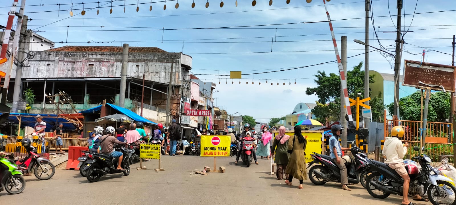 Jalan Tirtayasa, Rangkasbitung, ditutup: Akan di Bangun Konstruksi Beton