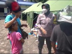 Rumah Nya hancur Akibat Gempa Cianjur,Polwan Bhabinkamtibmas  Ini Tetap Jalani  Tugas Layani Masyarakat