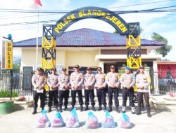 JAJARAN POLSEK BLANG KEJEREN BAGIKAN SEMBAKO JUM’AT BERKAH.