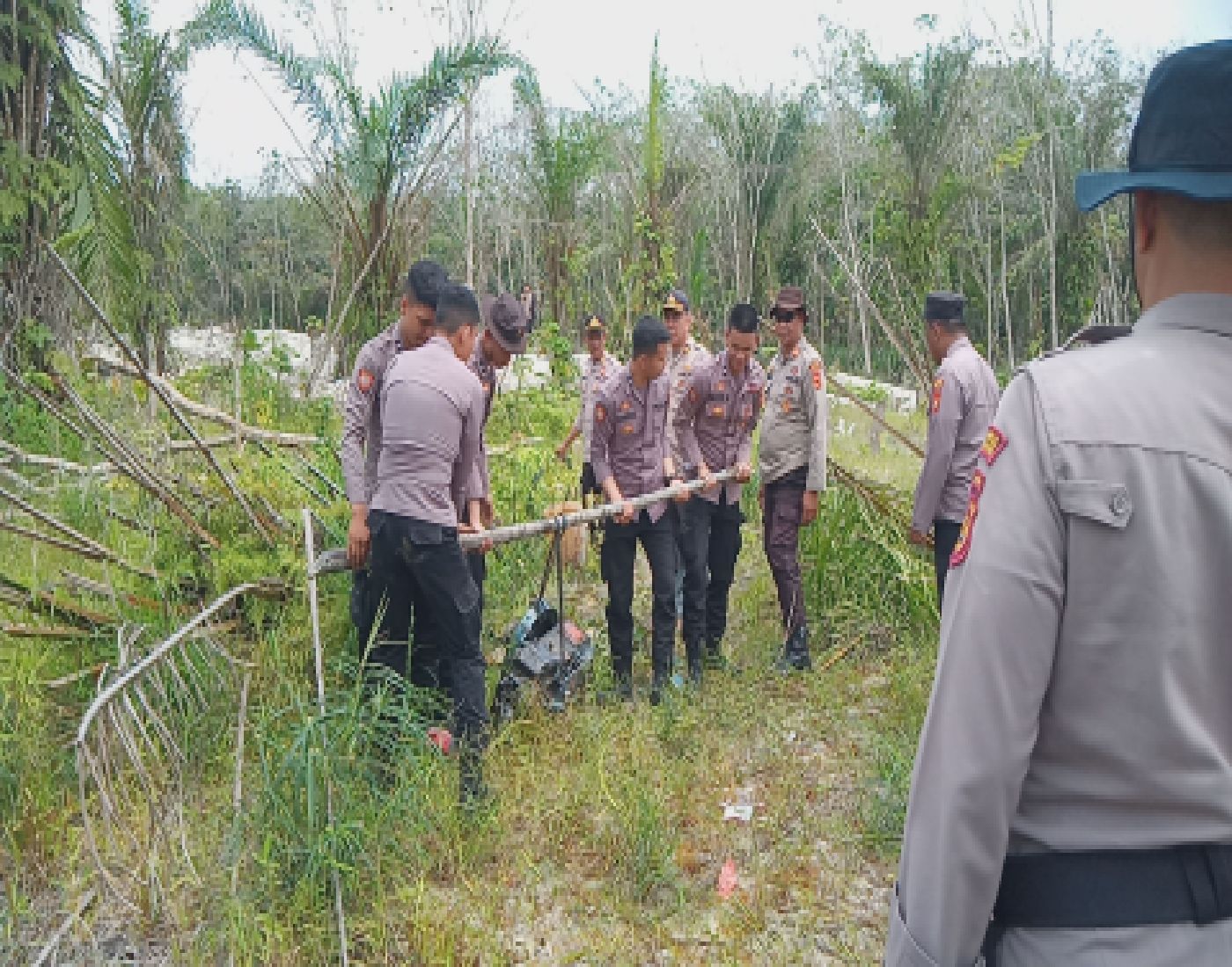 Kabag Ops,Razia Peti di Tambang Baru,6 Mesin di rusak Personil Polres Merangin