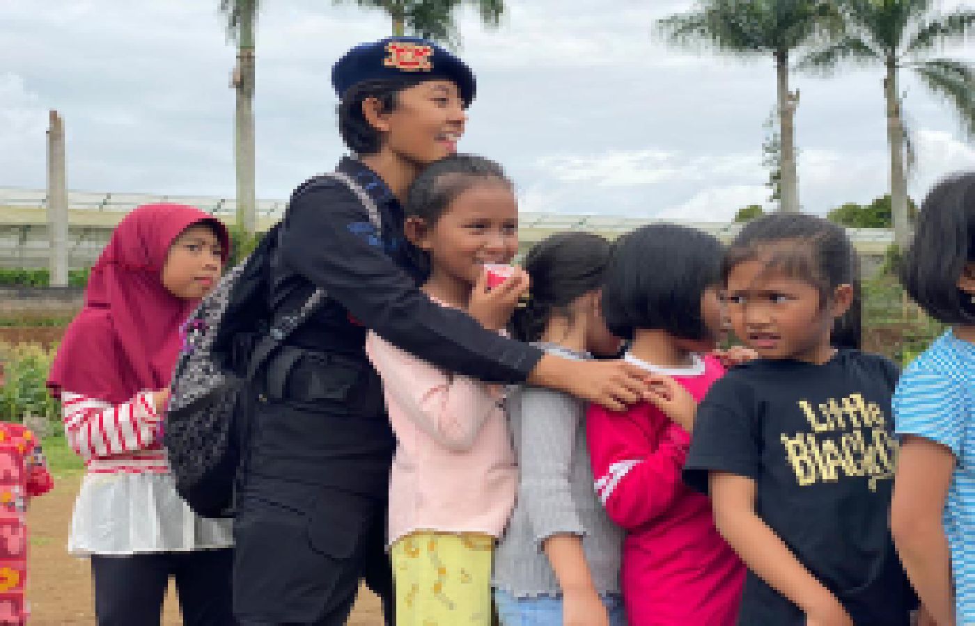 Upaya Polri Kembalikan Senyum Anak-anak dan Ibu-ibu Korban Gempa Cianjur