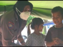 Rumahnya Hancur Akibat Gempa Cianjur, Polwan Bhabinkamtibmas Ini Tetap Jalani Tugas Layani Masyarakat