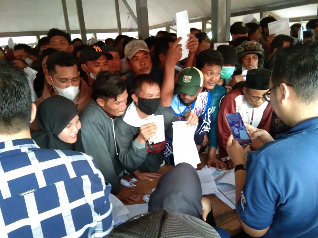 Semrawut Pembagian BLT BBM Untuk Ribuan KPM dari 8 Kecamatan Bertempat di Malingping