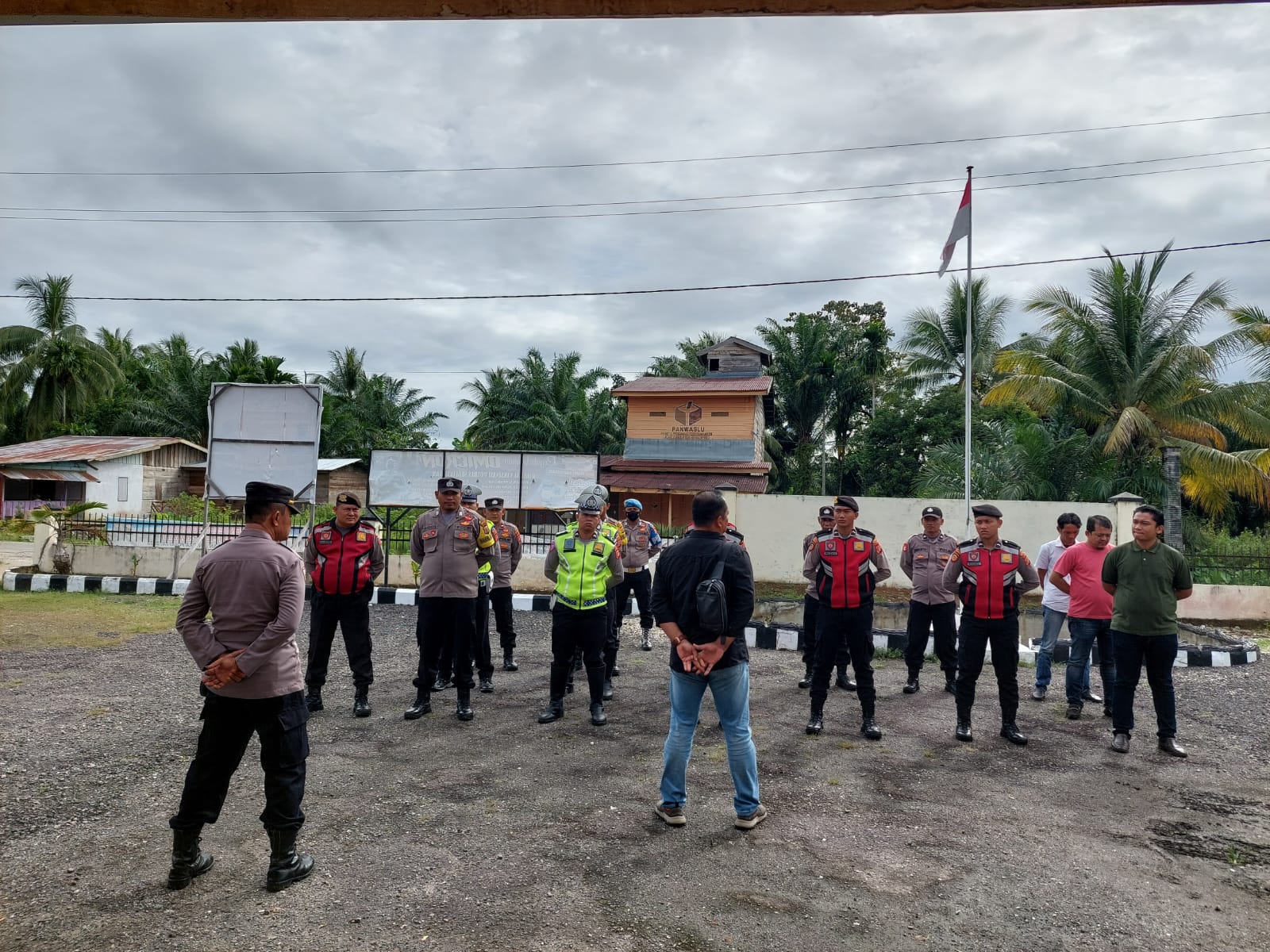 APEL SIAP SIAGA DAN PATROLI GABUNGAN –  TNI-POLRI POLSEK JAJARAN POLRES SUBULUSSALAM