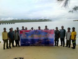 TNI AL Sambut Hari Armada RI Tahun 2022, Posal Pulau Banyak Lanal Simeulue Gelar Kegiatan Bersih Pantai