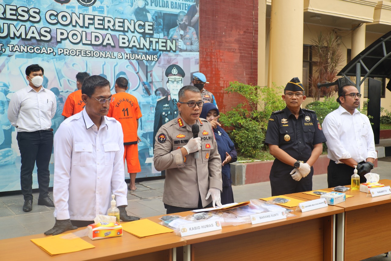 *Selundupkan Sabu Lewat Lubang Anus, Dua Pelaku Berhasil Ditangkap Polda Banten*