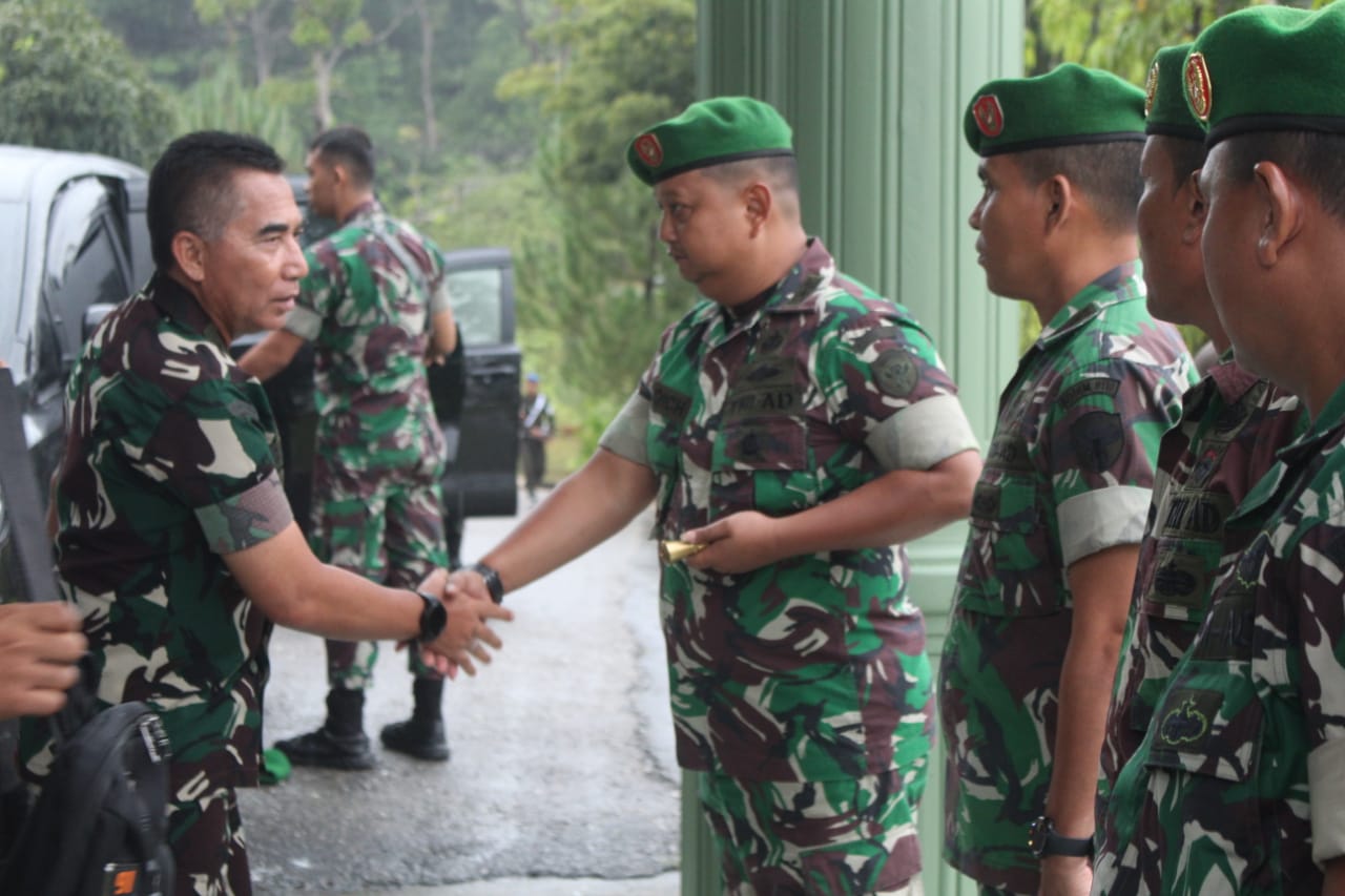 USAI CEK KESIAPAN SATGAS YONIF RK 115/ML –  KASDAM IM KUNKER KE KODIM ABDYA