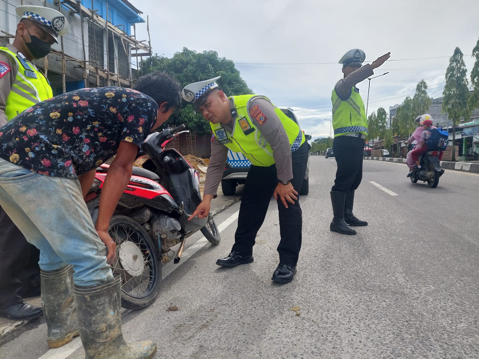 SAT LANTAS POLRES SUBULUSSALAM –  TERTIBKAN PENGGUNAAN KNALPOT BRONG