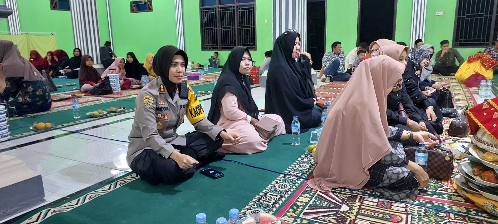 Kapolres Tebo Akbp Fitria Mega .M.psi psi Bersama Pj Bupati Tebo H.Aspan ST Menghadiri Peringatan Maulid Nabi Muhamnad SAW di masjid Syekh Burhanuddin  Bugurejo Kel Tebing Tinggi