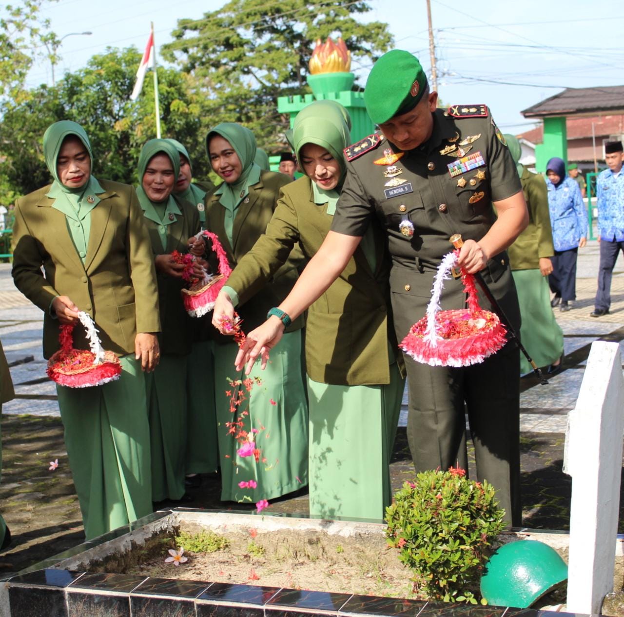 Peringati Hari Juang TNI AD KE 77, Kodim 0402/OKI Ziarah ke Taman Makam Pahlawan