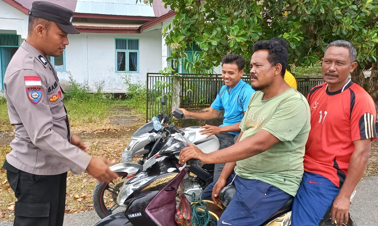 BERI RASA AMAN –  PERSONEL POLSEK SAMPOINIET RUTIN LAKUKAN PATROLI DAN HIMBAUAN