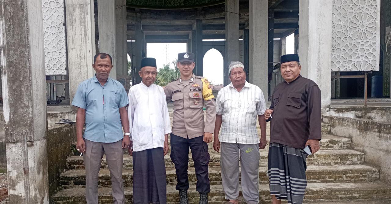 BHABINKAMTIBMAS POLSEK KUALA BATEE : JALIN SINERGITAS BERSAMA PERANGKAT DESA