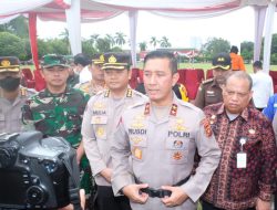 Bertempat Di Lapangan Kantor Gubernur Jambi,Kapolda jambi Irjen Pol Rusdi Hartono Memimpin Apel Gelar Pasukan Operasi Lilin 2022 Dalam Rangka Pengamanan Natal 2022 Dan Tahun Baru 2023