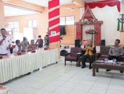 Jelang Perayaan Natal 2022, Kapolda Jambi Irjen Pol Rusdi Hartono  Mengunjungi Dan Silaturahmi  Kepada Toko Agama Kristen Di Gereja HKBP Kota Baru