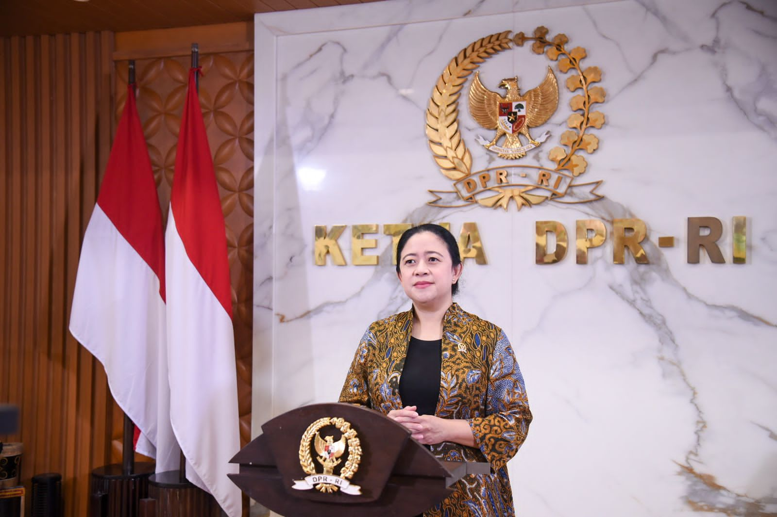 KETUA DPR RI DR. (H.C) PUAN MAHARANI MINGGU 25 DESEMBER 2022 :  SELAMAT NATAL DAN TAHUN BARU – MARI MELANGKAH MAJU UNTUK INDONESIA