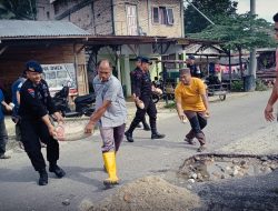 PERSONEL BRIMOB POLDA ACEH :  GELAR GOTONG ROYONG BERSAMA MASYARAKAT