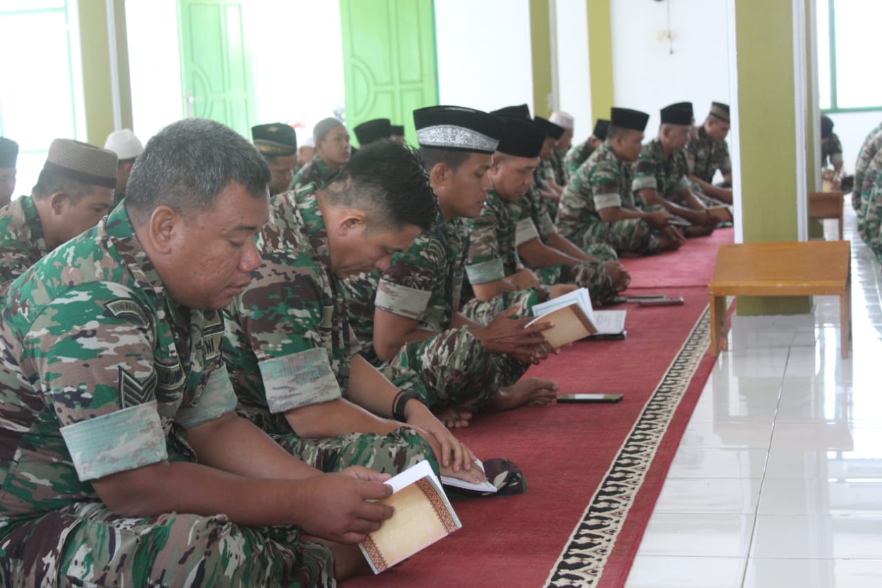 Keluarga Besar Kodim 0420/Sarko melakasanakan Bakti Sosial Donor Darah yang di ikuti oleh anggota TNI dalam jajaran Kodim 0420/Sarko dan Masyarakat