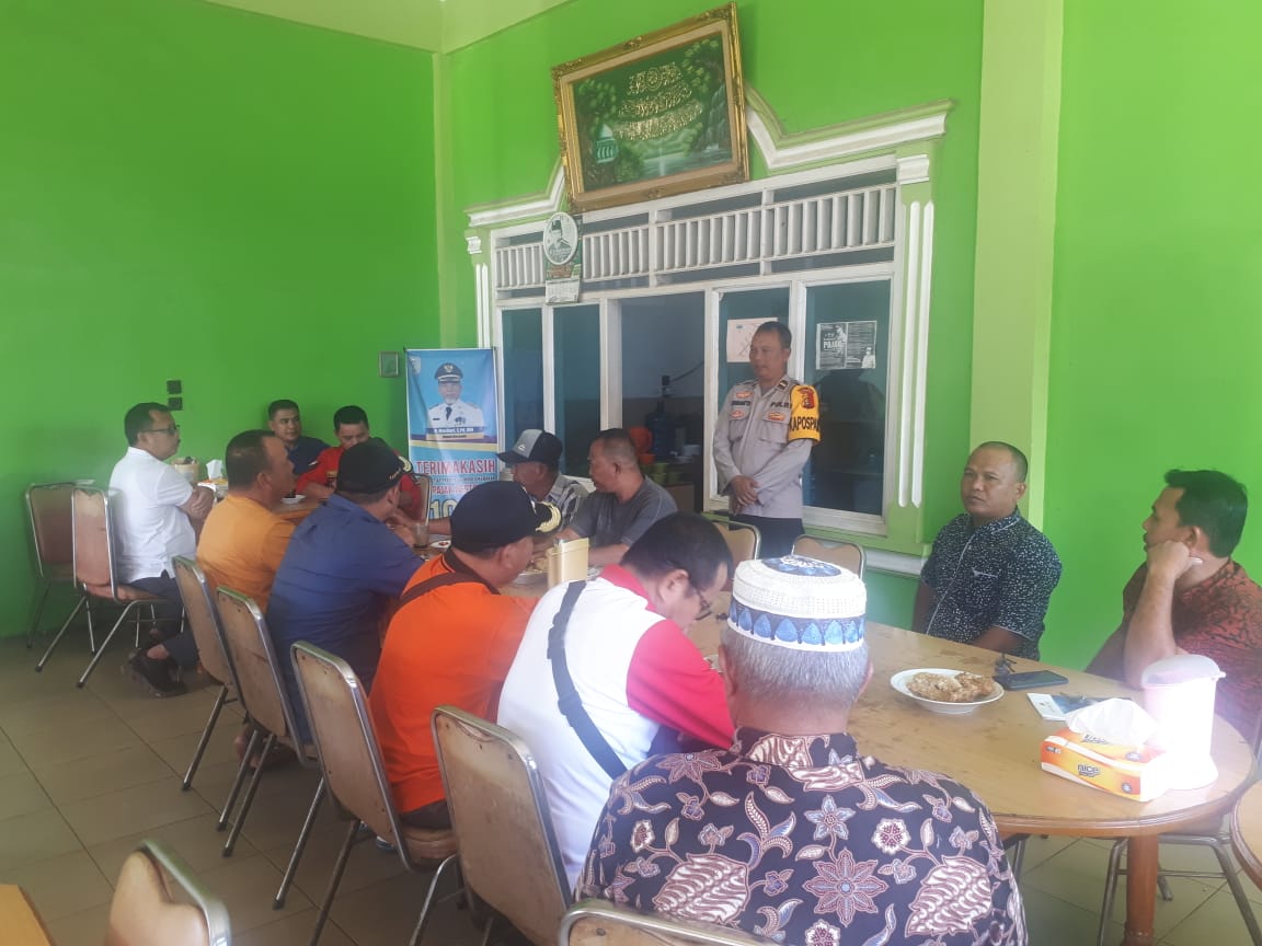 Jum’at Curhat Polsek Pamenang Gandeng Anggota DPRD Provinsi dan DPRD Kabupaten Serta Tokoh Masyarakat.