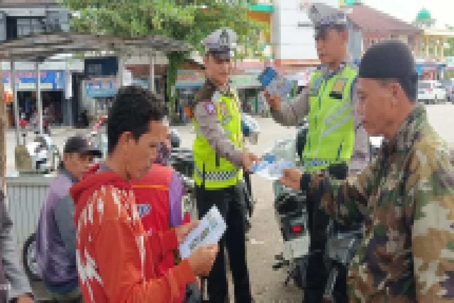 Kamsel Satlantas,Laksanakan Penling pada pengendara Kendaraan Bermotor di Pangkalan Ojek Konvensional Pasar Bawah Bangko