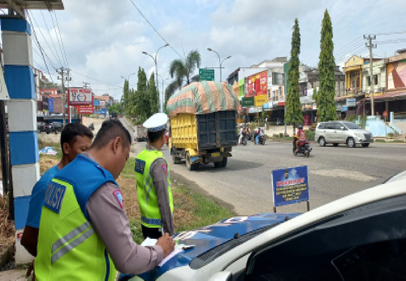 Sat Lantas Polres Merangin Tilang Sopir Nakal