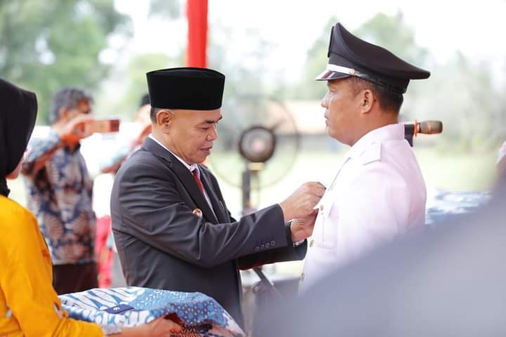 Pj.Bupati Tebo H.Aspan ST.  Di Dampingi Hj.Armayanti Aspan Melantik PJ.Kades Pemekaran Dalam Ke camatan Rimbo Bujang Dan Rimbo Ulu