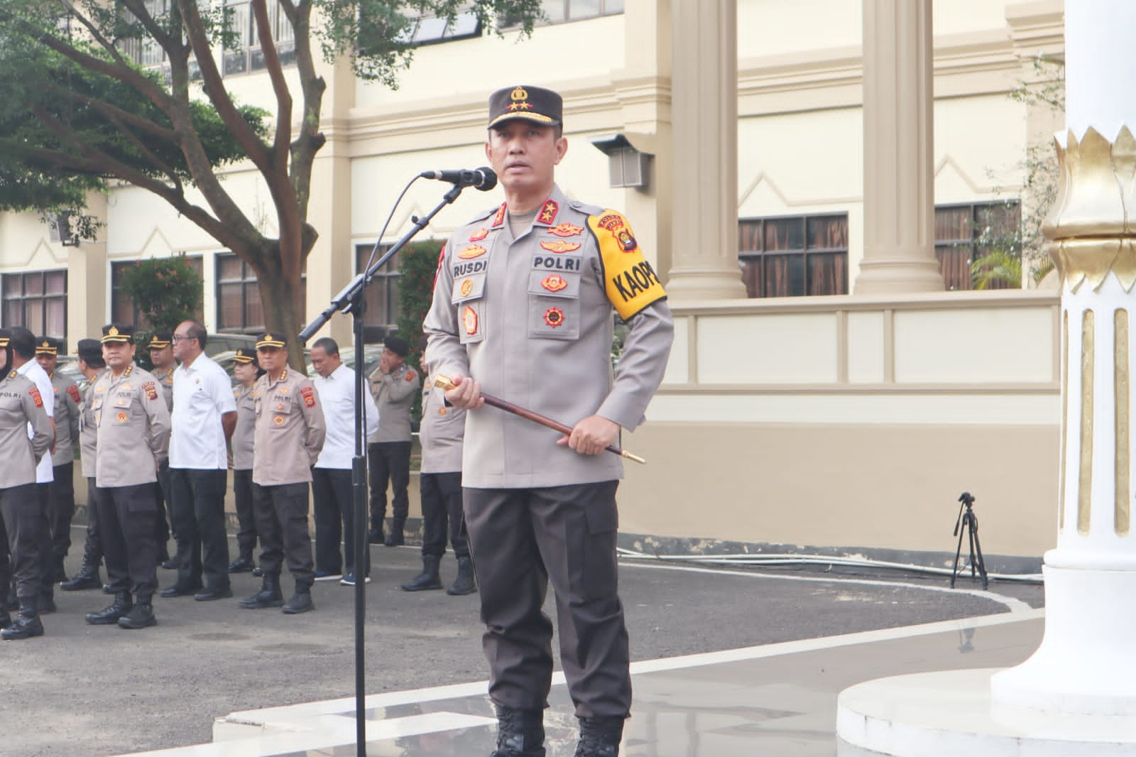 Kapolda Jambi Irjen Pol  Rusdi Hartono Pimpin Apel  Perdana Personel  Polda Jambi  Di Tahun 2023