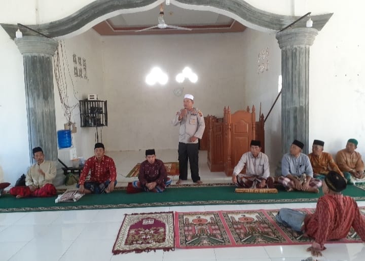 Kapolsek Barang Asai Laksanakan ” Jum’at Curhat ” di Masjid Al-Muhajirin