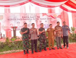 Kepala Kepolisian Daerah Jambi  Irjen Pol Rusdi  Hartono Turut Menghadiri Acara Penutupan  Karya Bakti  TNI Korem 042 Gapu Tahun 2022 Yang Ber Tempat Di Desa Singkawang Kec.Muara Bulian Kab.Batanghari