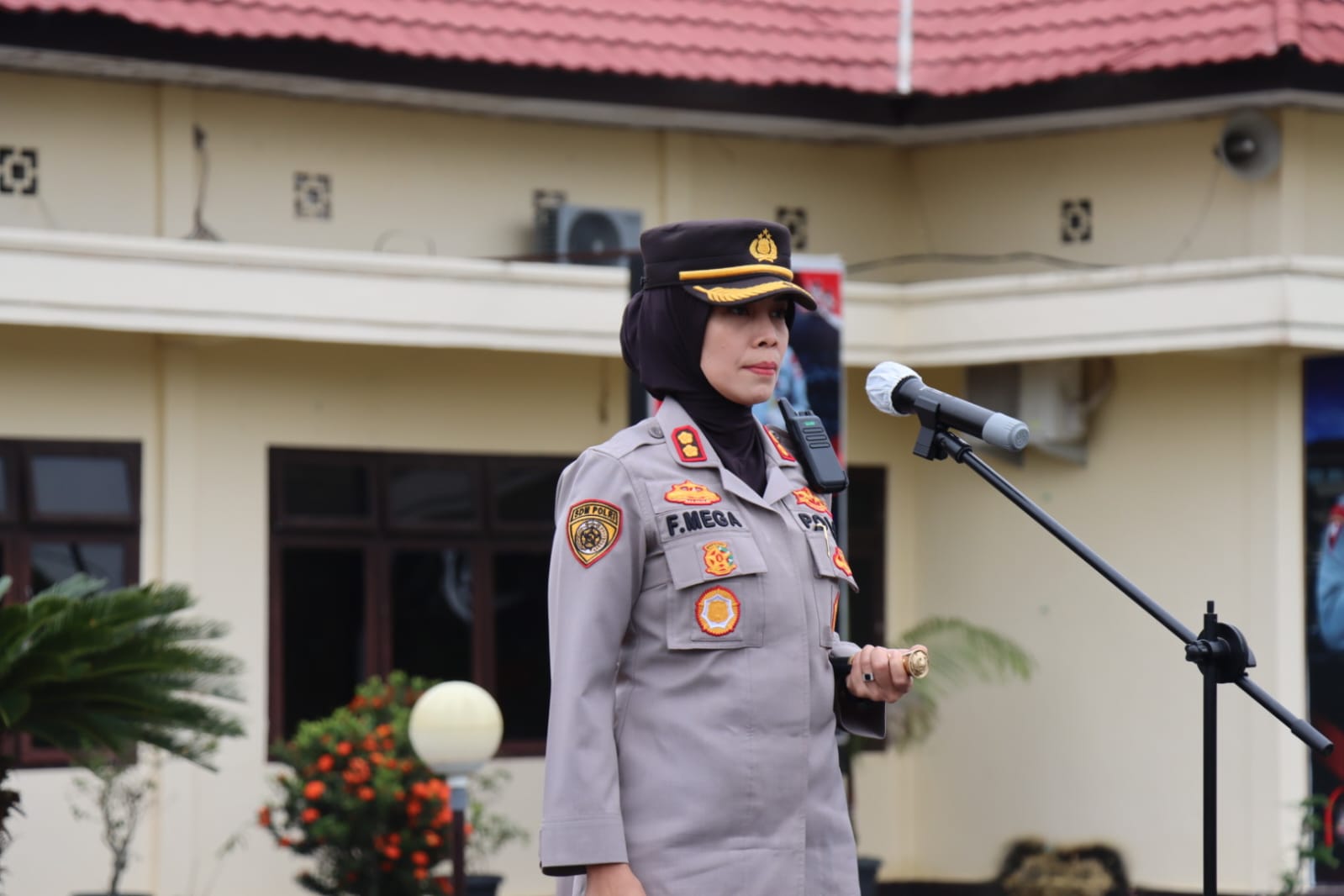 Kapolres Tebo Akbp Fitria Mega.M.psi.Psi Pimpin Upacara Penerimaan Bintara Remaja Baru Lulusan SPN Polda Jambi TA.2022 Bertempat Di Lapangan Apel Polres Tebo