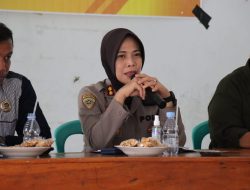 Kapolres Tebo Akbp Fitria Mega.M.Psi.Psi Menghadiri  Jum,at Curhat  Di Aula Kantor Desa Pulung Rejo  Block B Kec.Rimbo Ilir Kab.Tebo