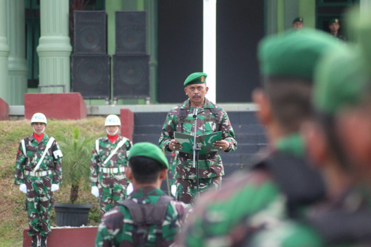 UPACARA PERDANA 17 AN : PRAJURIT KODIM ABDYA TERIMA PERINTAH HARIAN PANGLIMA TNI