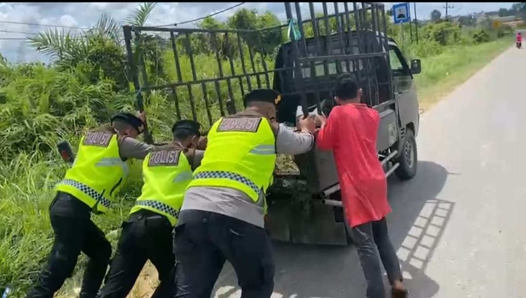 Kasat Samapta,Personil Polri Siap Membantu Masyarakat saat membutuhkan Batuan.