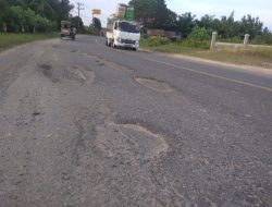 HANCUR PARAH : BPJN PROPINSI ACEH TERKESAN TUTUP MATA HINGGA KUAT DUGAAN PEMBIARAN RUSAKNYA JALAN NASIONAL TERSEBUT