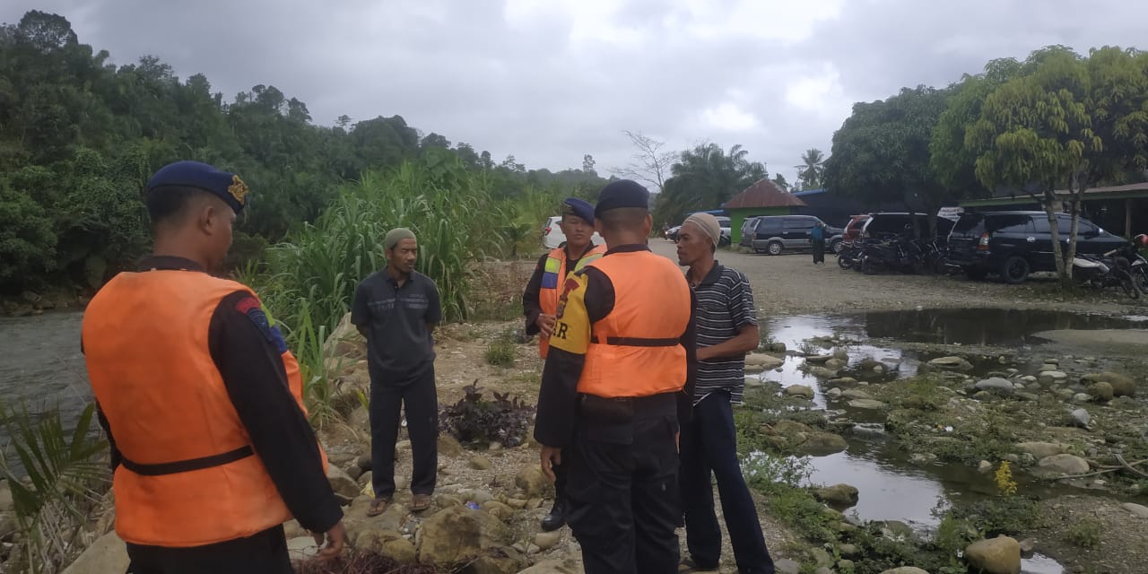 CEGAH GANGGUAN KAMTIBMAS – PERSONEL BRIMOB TINGKATKAN PATROLI DITEMPAT WISATA SIKELANG KOTA SUBULUSSALAM