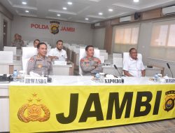 Kapolda Jambi Irjen Pol Rusdi Hartono Ikuti Pelaksanaan Rakor  Inspektur Daerah Seluruh Indonesia Tahun 2023 Tentang Penanganan Laporan Atau Pengaduan  dalam Penyelenggaraan  Pemerintah Daerah Via Zoom  Meeting