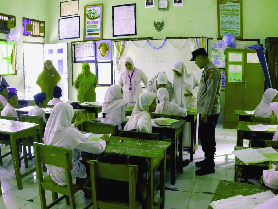 POLRES PIDIE – DUKUNG PENUNTASAN VAKSIN POLIO BAGI ANAK