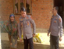 Kapolsek Sungai Manau Laksanakan Kegiatan ” Jum’at berkah di Panti Jompo ” RIDHATUL HILIM desa Merkeh “