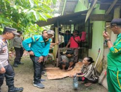 Kegiatan Jum’at Curhat Polsek Tabir Selatan di Kec. Tabir Selatan. Mari berinrasa kasih pada Saudara Kita yang terkena Gangguan Mental, Mereka juga saudara kita.