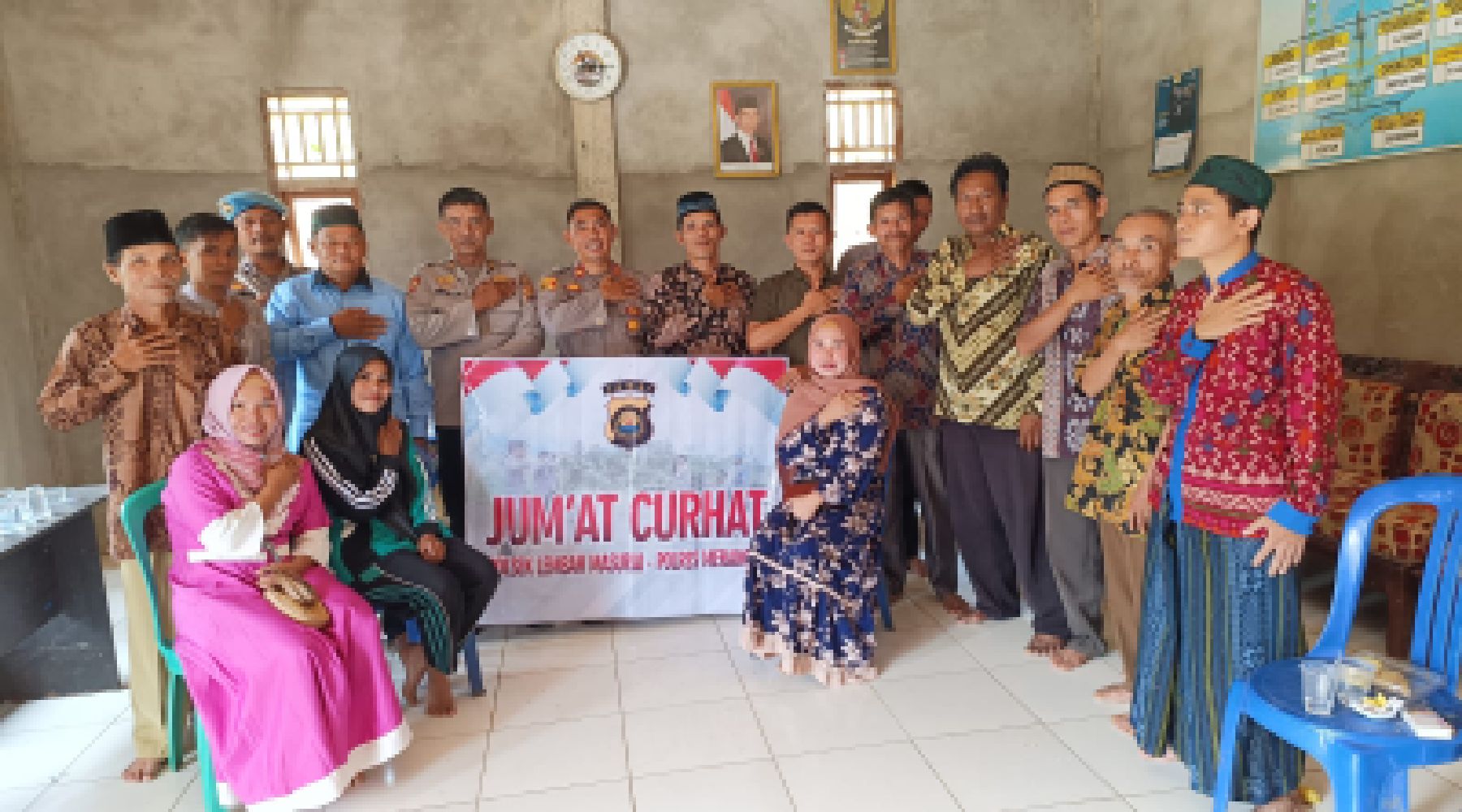 Polsek Lembah Masurai Melaksanakan Jum’at Curhat Di Desa Muara Kelukup Kec Lembah Masurai.