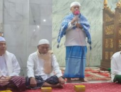 Bupati Merangin Dampingi Gubernur Subuh Berjemaah di Masjid Raya “Mari Kita Pertebal Keimanan “