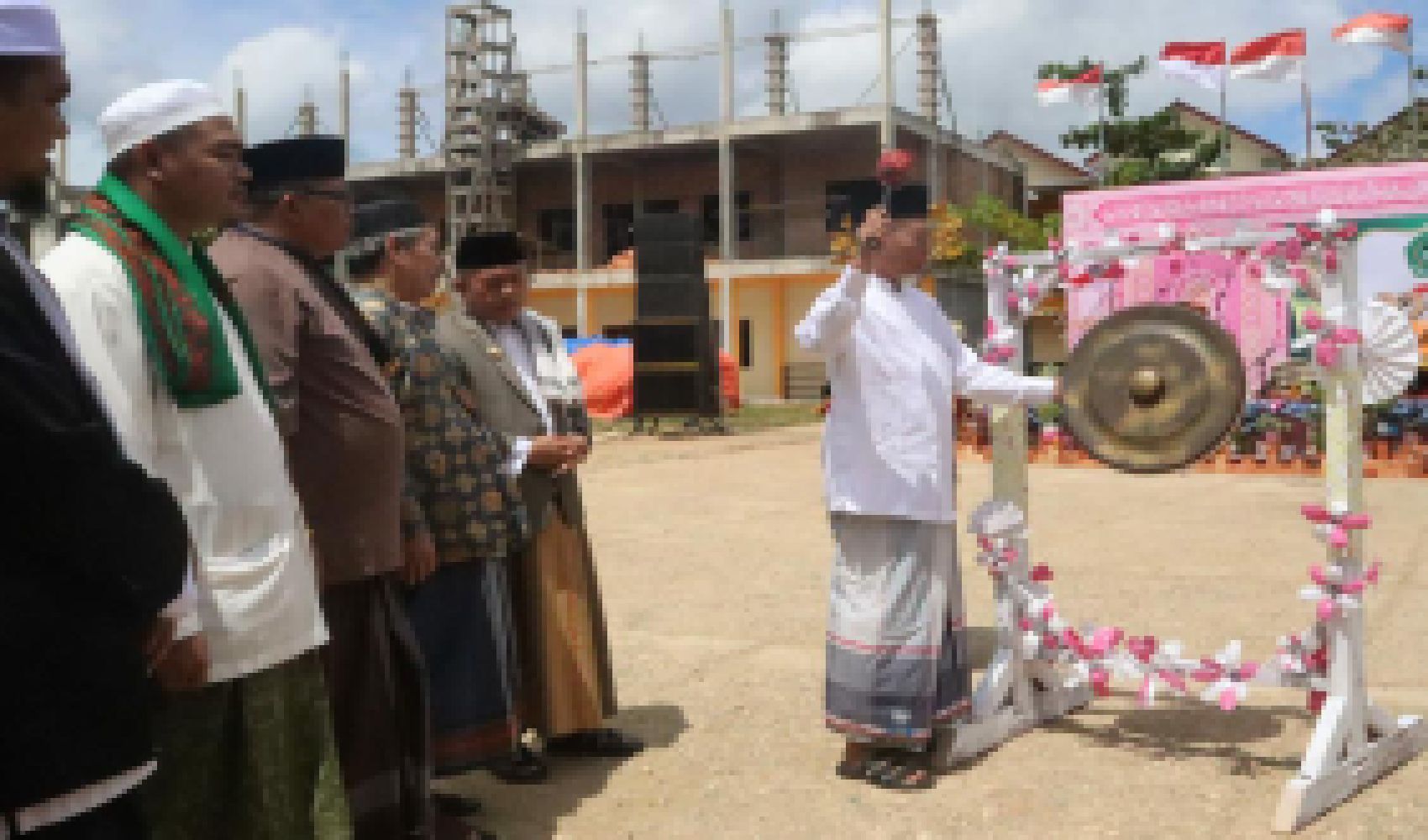 Bupati dan Gubernur Hadiri Milad 22 Tahun Al Munawwaroh