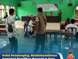 Polisi Pendamping,Bhabinkamtibmas Dampingi Pemilihan  Perangkat Desa  Pemekaran