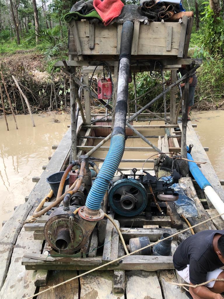 Tim Sultan Satreskrim Polres Tebo Ketua Tim Ipda Simbolon Strk Telah Mengamankan PETI Lokasi Aliran Anak sungai Perkebunan Karet Desa Sumber Agung Kec Rimbo Ilir Kab.Tebo