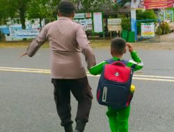 BENTUK PELAYANAN TERBAIK BAGI MASYARAKAT : POLSEK KRUENG SABEE LAKSANAKAN STRONG POINT