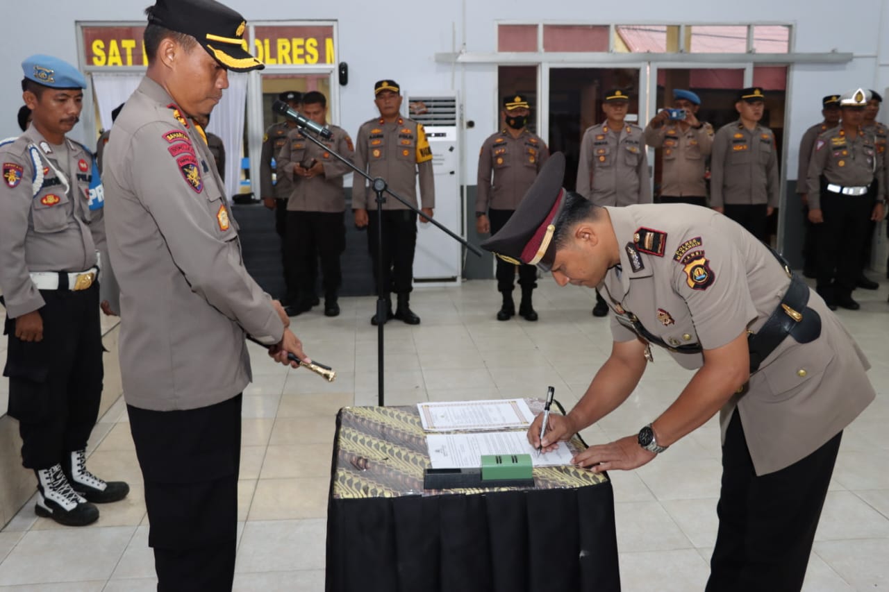 Iptu. Agung Heru Widiyanto. S.sy.MM Gantikan Akp. Toni Hidayat. SE sebagai Kapolsek Muara Siau.