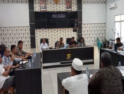 Asisten I Pemda Merangin Bersama Ketua DPRD dan Kapolres Merangin Laksanakan Dialog Bersama Tokoh Desa Jelatang.