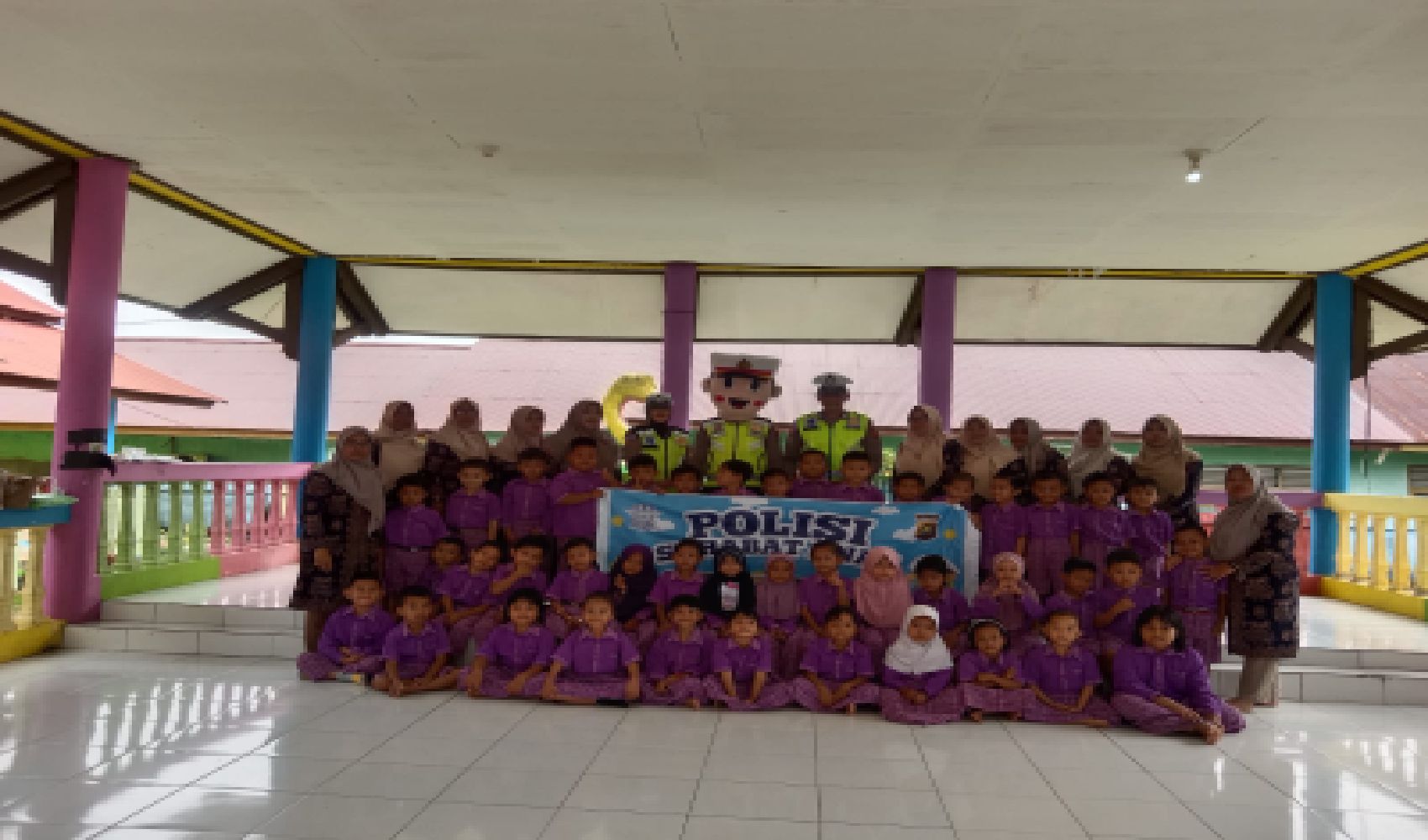 Polisi Sahabat Anak,Unit Kamsel Satlantas Kunjungi TK PEMBINA I Merangin