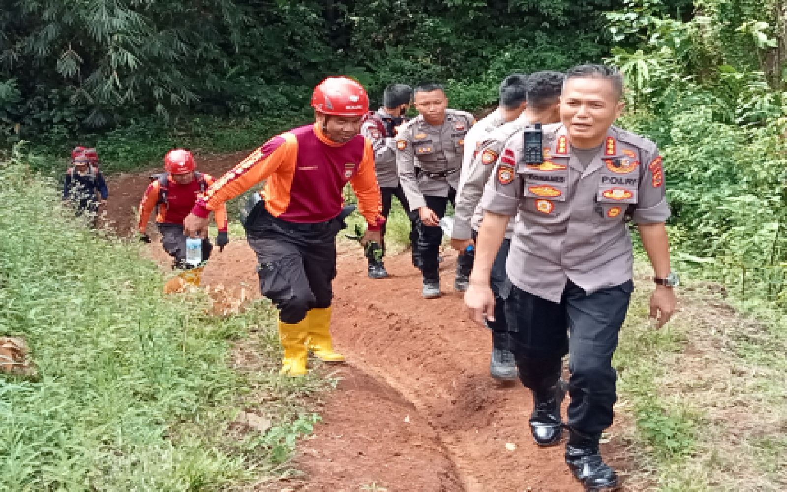 Operasi SAR Gabungan Darat Udara Membuahkan Hasil,di Kedua Survivor di Temukan.