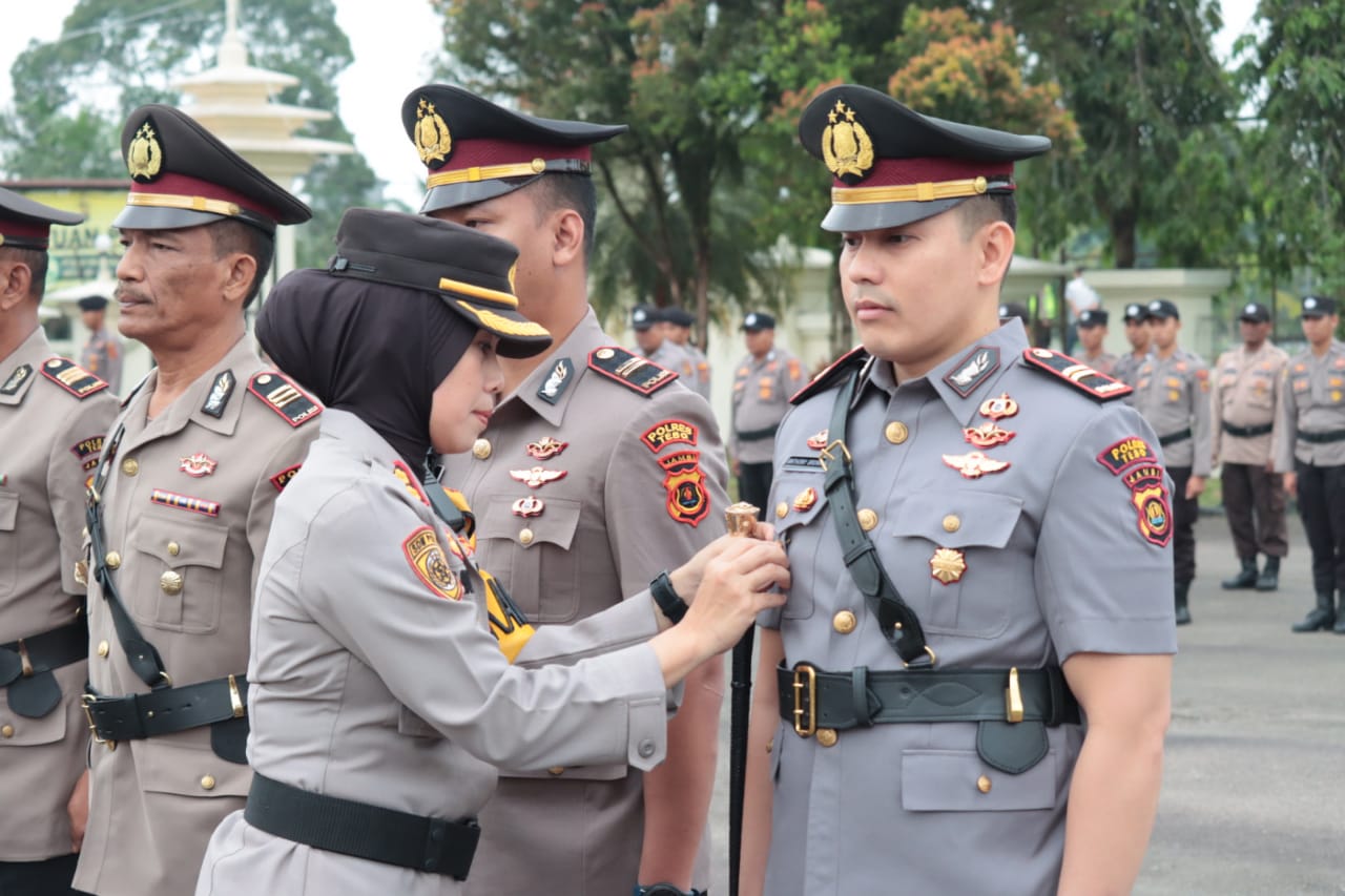 Kapolres Akbp.Fitria Mega M.psi.Psi Sebagai Irup Pada Acara  Sertijab Kapolsek Rimbo Bujang,Kapolsek Rimbo Ulu,Kasat Narkoba  Dan Pelantikan KabagRen Polres Tebo