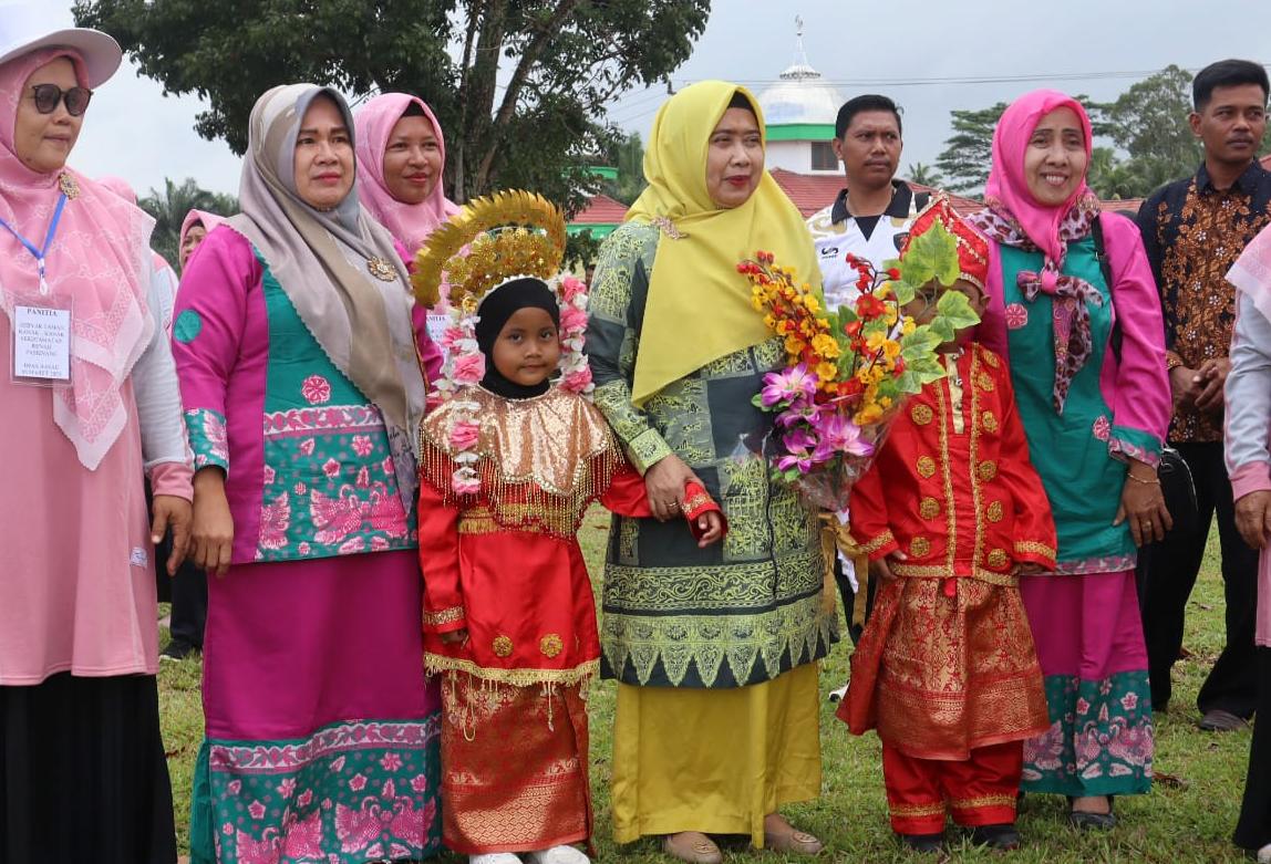 Hj Nurhaida: Mari Kembangkan Bakat Anak Bunda PAUD Buka Gebyar PAUD se-Kecamatan Renah Pamenang